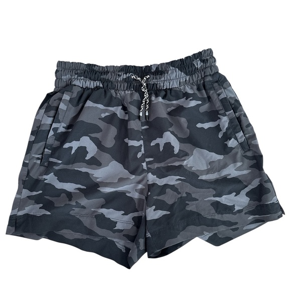 Athleta Girl Bundle Shirt and Camo Shorts Size Girls XL/14 - Picture 4 of 5